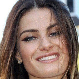 Isabeli Fontana Headshot 3 of 9