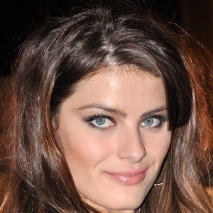 Isabeli Fontana Headshot 4 of 9