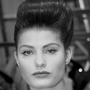 Isabeli Fontana Headshot 6 of 9