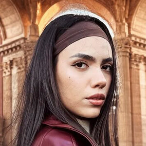 Isabella Valentina Headshot 3 of 6