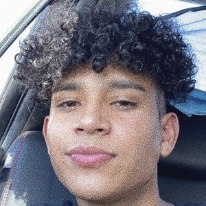 Isaiah Hernandez - Age, Family, Bio | Famous Birthdays