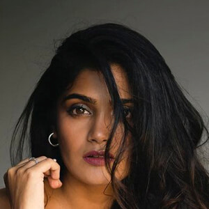 Isha Keskar Headshot