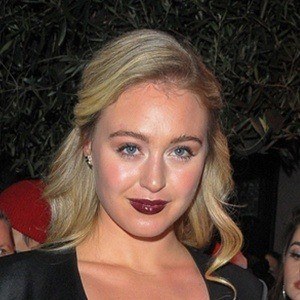 Iskra Lawrence Headshot 8 of 9