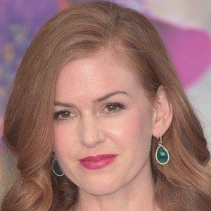 Isla Fisher Headshot 4 of 6