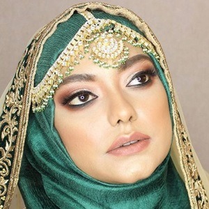 Islam BubblegumHijab Headshot 6 of 6