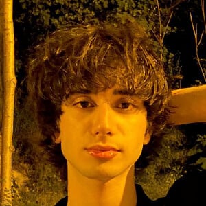 its_rrrayan Headshot 2 of 6