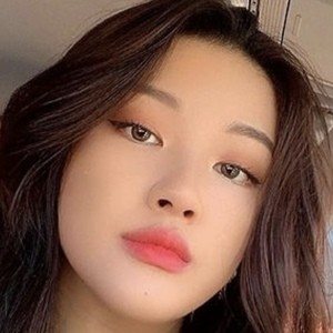 Ivy Li - Age, Family, Bio | Famous Birthdays