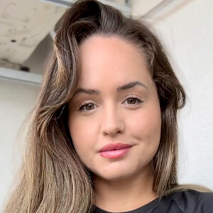 Izabela Leite Lima Headshot 6 of 6