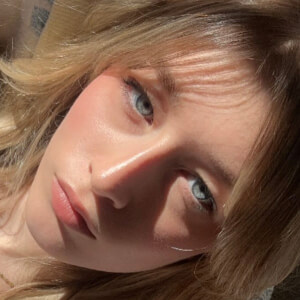 Izabella Middleton Headshot 4 of 4