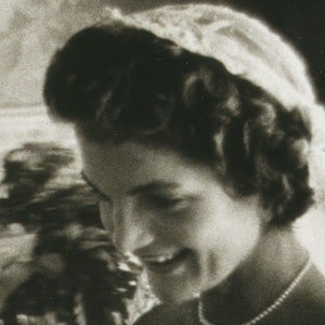 Jacqueline Kennedy Onassis Headshot 2 of 5