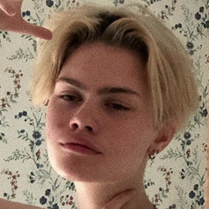 Jaelbait Headshot