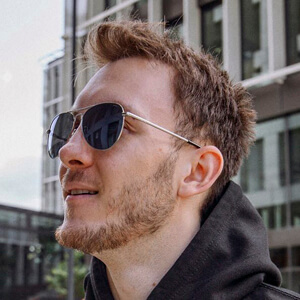 Jakub Váňa Headshot 4 of 6