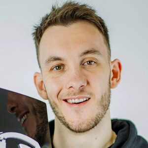 Jakub Váňa Headshot 5 of 6