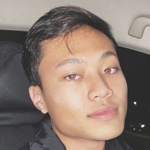 Jalani Phol Headshot 7 of 10
