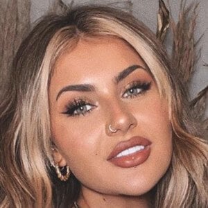 Jamie Genevieve Headshot 10 of 10