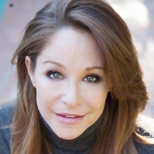 Jamie Luner Headshot 6 of 6