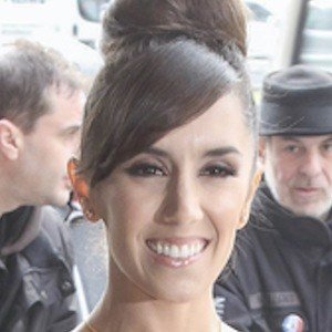 Janette Manrara Headshot 9 of 10