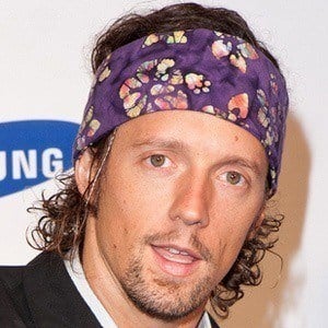 Jason Mraz Headshot 4 of 10