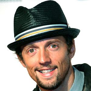 Jason Mraz Headshot 7 of 10