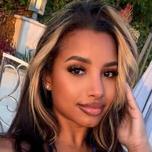 Jelenny Tejada Headshot 5 of 6