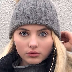 Jellina Häuser Headshot 5 of 8