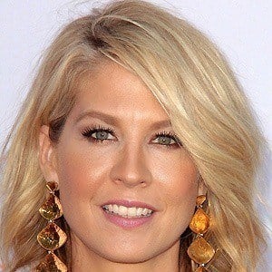 Jenna Elfman at age 41