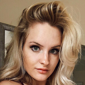 Jenna Liston Headshot 6 of 12