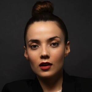 Jennifer Arenas Headshot 8 of 9
