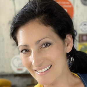 Jennifer Cline Headshot 2 of 4