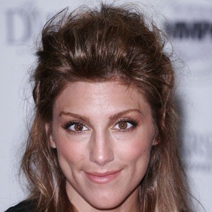 Jennifer Esposito Headshot 7 of 10