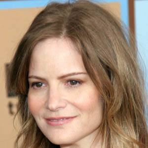 Jennifer Jason Leigh at age 44