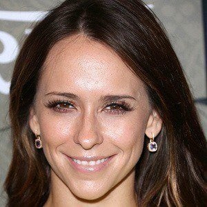 Jennifer Love Hewitt at age 33