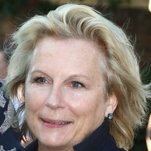 Jennifer Saunders Headshot 7 of 10