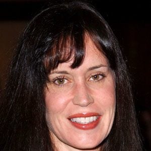 Jennifer Schwalbach Smith - Bio, Family, Trivia | Famous Birthdays