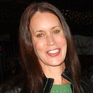 Jennifer Schwalbach Smith - Bio, Family, Trivia | Famous Birthdays