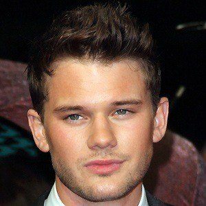 Jeremy Irvine Headshot 9 of 10