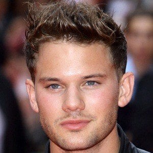 Jeremy Irvine at age 25