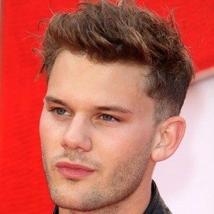 Jeremy Irvine at age 25