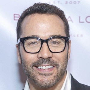 Jeremy Piven Headshot 7 of 10