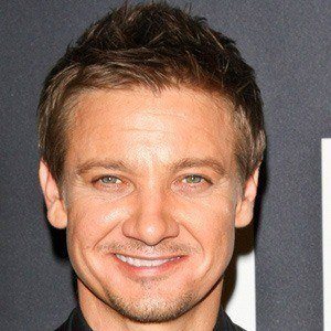 Jeremy Renner - Bio, Facts, Family | Famous Birthdays