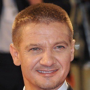 Jeremy Renner Headshot 4 of 6