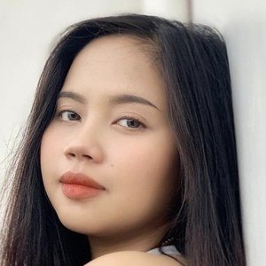 Jervymae Baluyot Headshot 7 of 10