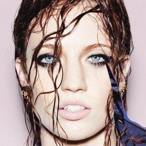 Jess Glynne Headshot 5 of 9