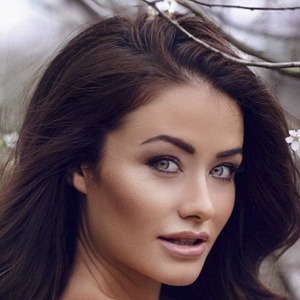 Jess Impiazzi Headshot 10 of 10