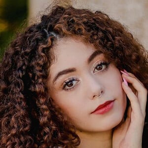 Jess Mejía Headshot 10 of 13