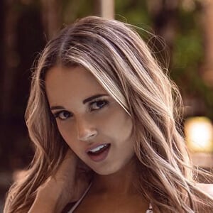 Jessa Breeze Headshot 2 of 9
