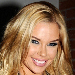 Jessa Hinton Headshot 5 of 6