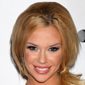 Jessa Hinton Headshot 6 of 6