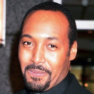 Jesse L. Martin Headshot 4 of 6