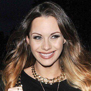 Jessica Jane Clement - Bio, Family, Trivia | Famous Birthdays